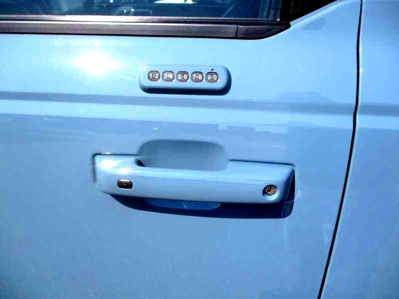 Ford Bronco Outer Banks 2 Door Advanced 4x4 2023 Ford Bronco Outer Banks 2 Door Advanced 4x4 2023