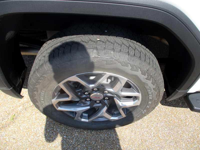 GMC Sierra 1500 SLT Crew Cab 4WD 2025 GMC Sierra 1500 SLT Crew Cab 4WD 2025