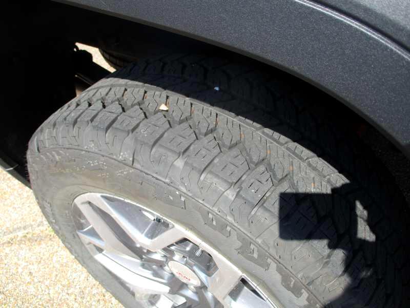 GMC Sierra 1500 SLT Crew Cab 4WD 2025 GMC Sierra 1500 SLT Crew Cab 4WD 2025