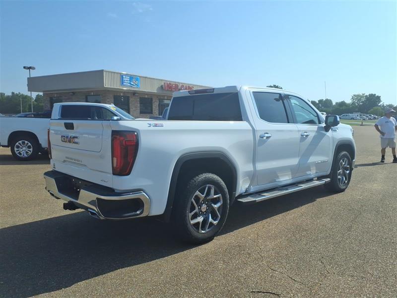 GMC Sierra 1500 SLT Crew Cab 4WD 2025