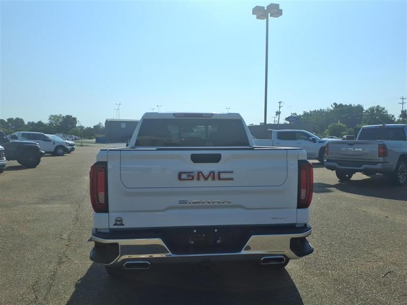 GMC Sierra 1500 SLT Crew Cab 4WD 2025