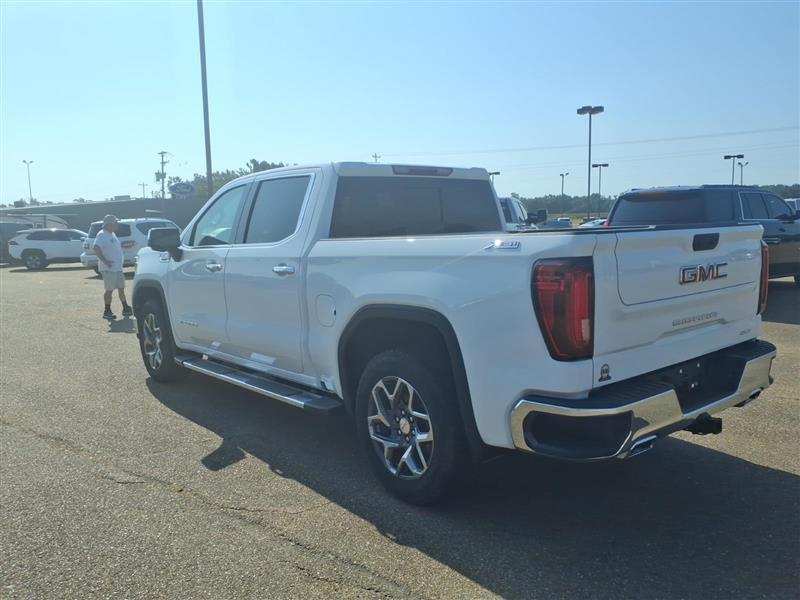 GMC Sierra 1500 SLT Crew Cab 4WD 2025
