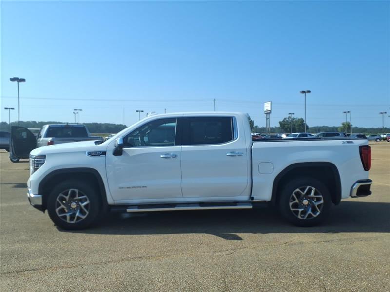 GMC Sierra 1500 SLT Crew Cab 4WD 2025