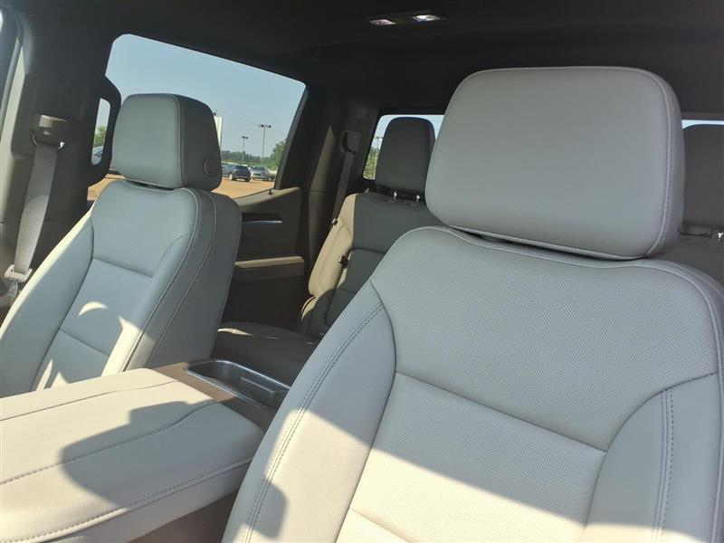 GMC Sierra 1500 SLT Crew Cab 4WD 2025