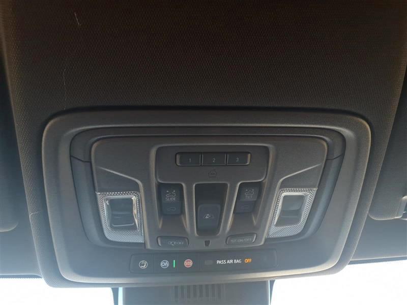 GMC Sierra 1500 SLT Crew Cab 4WD 2025