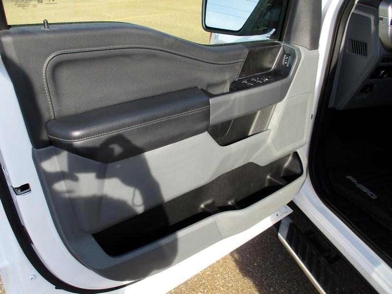 Ford F-150 XLT 4WD SuperCrew 5.5' Box 2022 Ford F-150 XLT 4WD SuperCrew 5.5' Box 2022