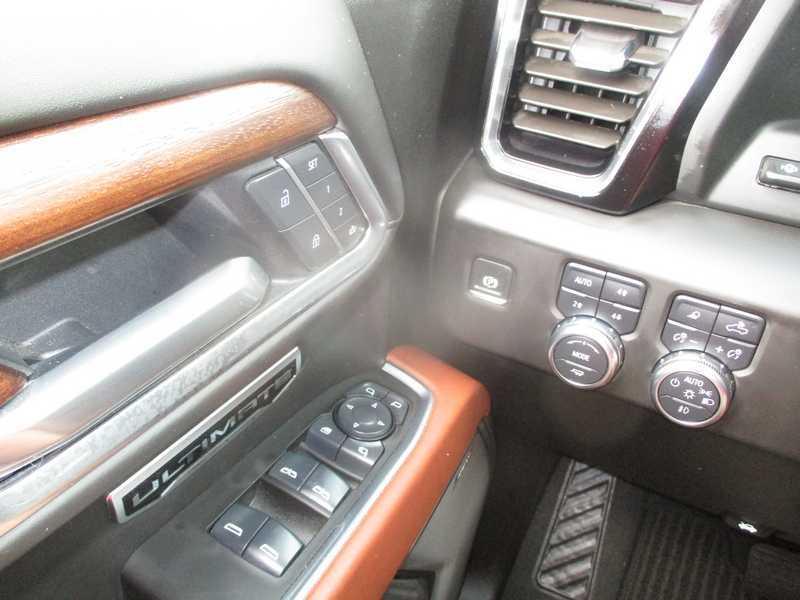 GMC Sierra 1500 Denali Ultimate Crew Cab 4WD 2025 GMC Sierra 1500 Denali Ultimate Crew Cab 4WD 2025