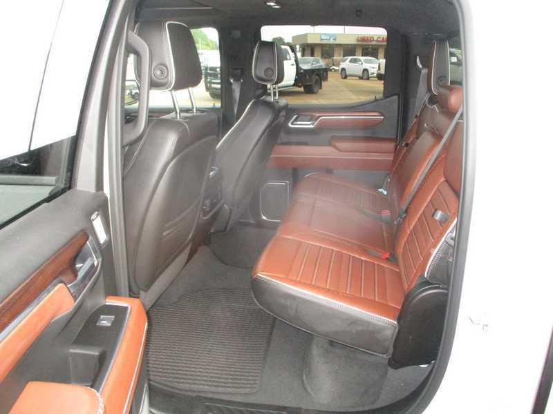 GMC Sierra 1500 Denali Ultimate Crew Cab 4WD 2025 GMC Sierra 1500 Denali Ultimate Crew Cab 4WD 2025