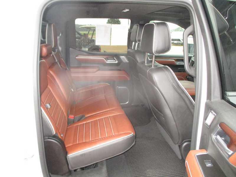 GMC Sierra 1500 Denali Ultimate Crew Cab 4WD 2025 GMC Sierra 1500 Denali Ultimate Crew Cab 4WD 2025