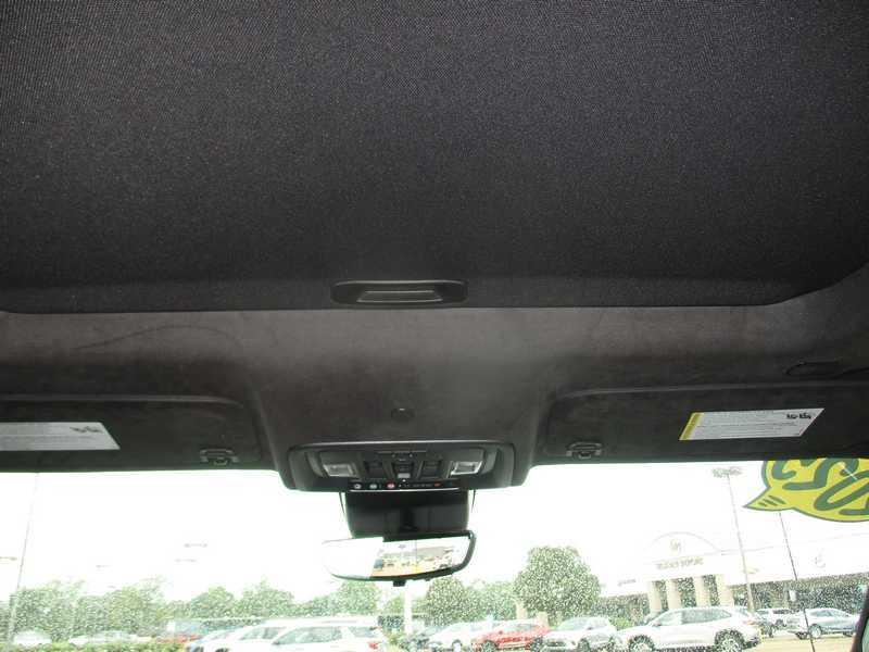 GMC Sierra 1500 Denali Ultimate Crew Cab 4WD 2025 GMC Sierra 1500 Denali Ultimate Crew Cab 4WD 2025