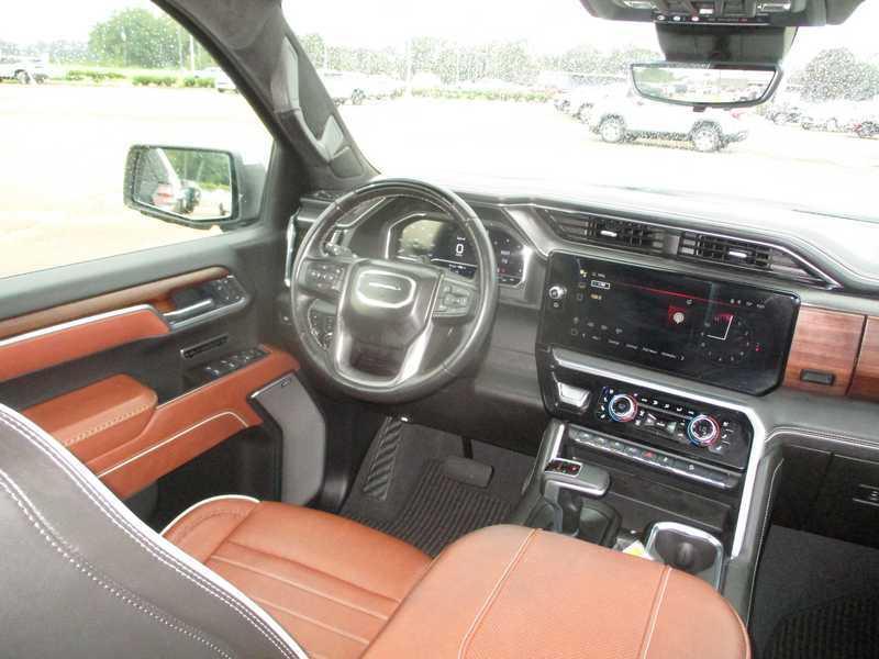 GMC Sierra 1500 Denali Ultimate Crew Cab 4WD 2025 GMC Sierra 1500 Denali Ultimate Crew Cab 4WD 2025