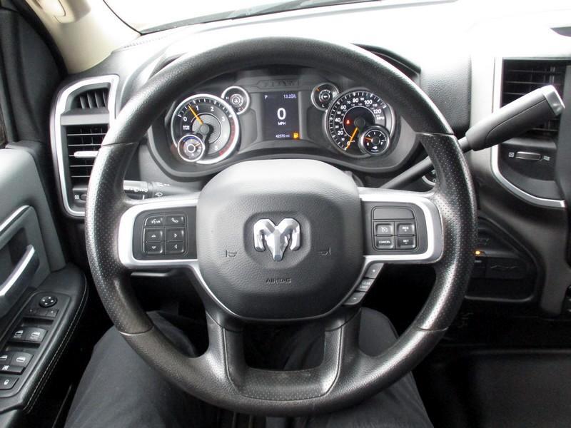 RAM 2500 Big Horn 4x4 Crew Cab 6'4" Box 2020