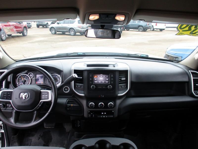 RAM 2500 Big Horn 4x4 Crew Cab 6'4" Box 2020