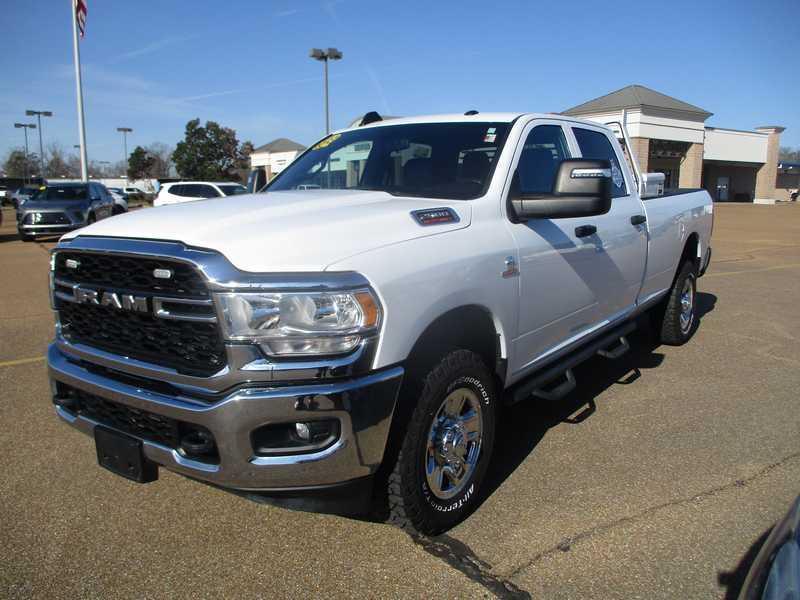 RAM 2500 Tradesman Crew Cab LWB 4WD 2023