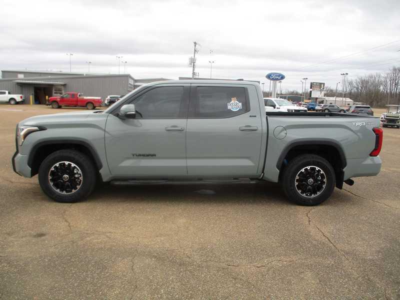 Toyota Tundra SR5 CrewMax 2WD 2022