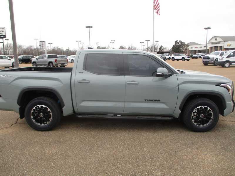 Toyota Tundra SR5 CrewMax 2WD 2022