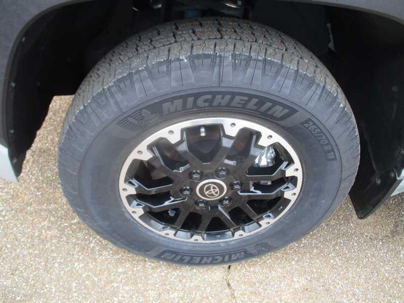 Toyota Tundra SR5 CrewMax 2WD 2022