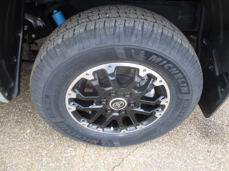 Toyota Tundra SR5 CrewMax 2WD 2022