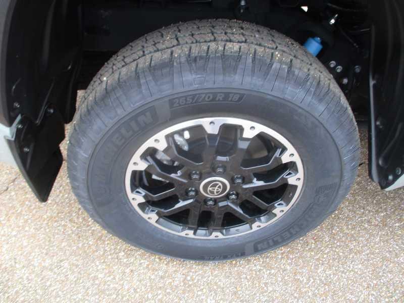 Toyota Tundra SR5 CrewMax 2WD 2022