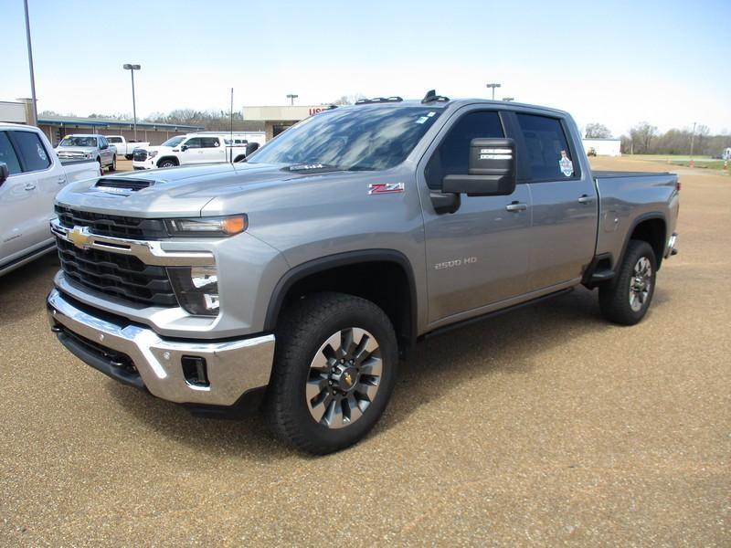 Chevrolet Silverado 2500HD LT Crew Cab Long Box 4WD 2025