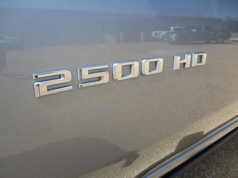 Chevrolet Silverado 2500HD LT Crew Cab Long Box 4WD 2025