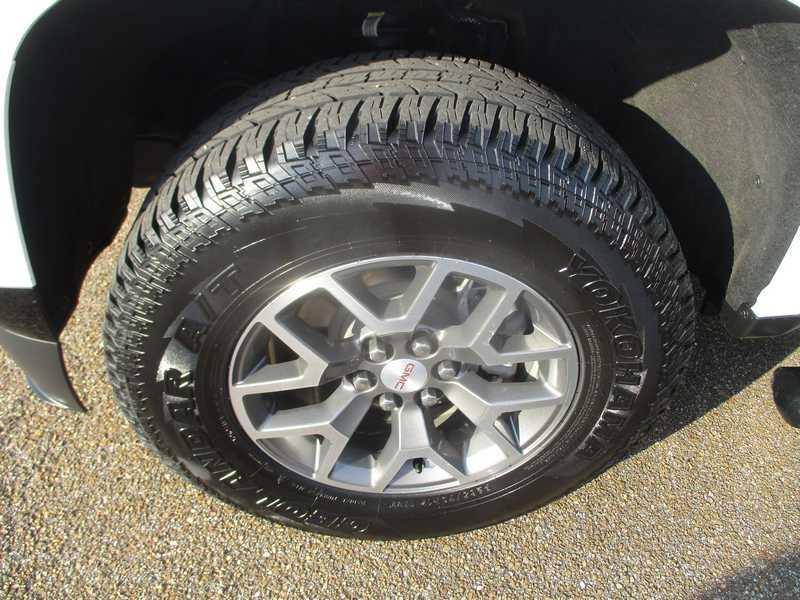 GMC Canyon AT4 Crew Cab w/Cloth 4WD 2022