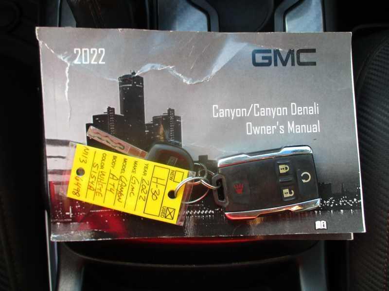 GMC Canyon AT4 Crew Cab w/Cloth 4WD 2022