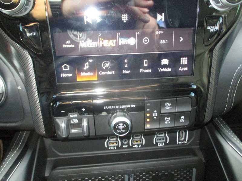 RAM 1500 Limited Crew Cab SWB 4WD 2025