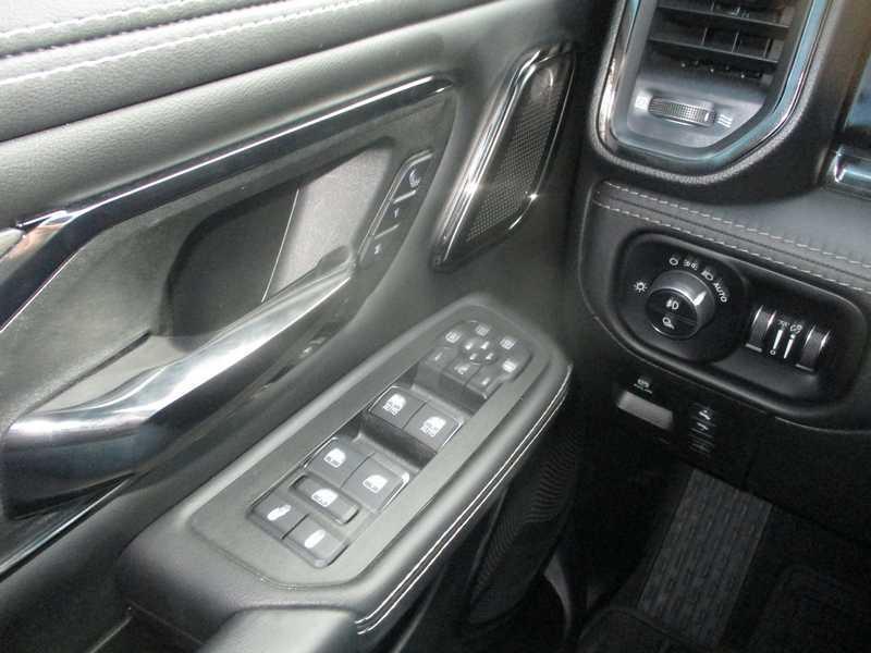 RAM 1500 Limited Crew Cab SWB 4WD 2025