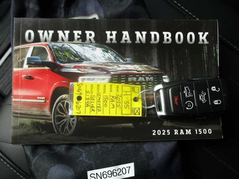 RAM 1500 Limited Crew Cab SWB 4WD 2025