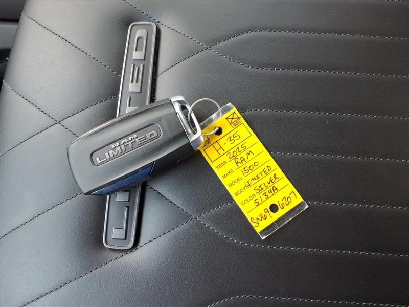 RAM 1500 Limited Crew Cab SWB 4WD 2025