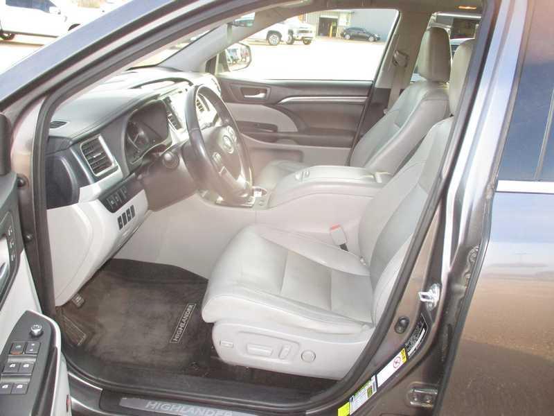 Toyota Highlander Limited AWD V6 2017