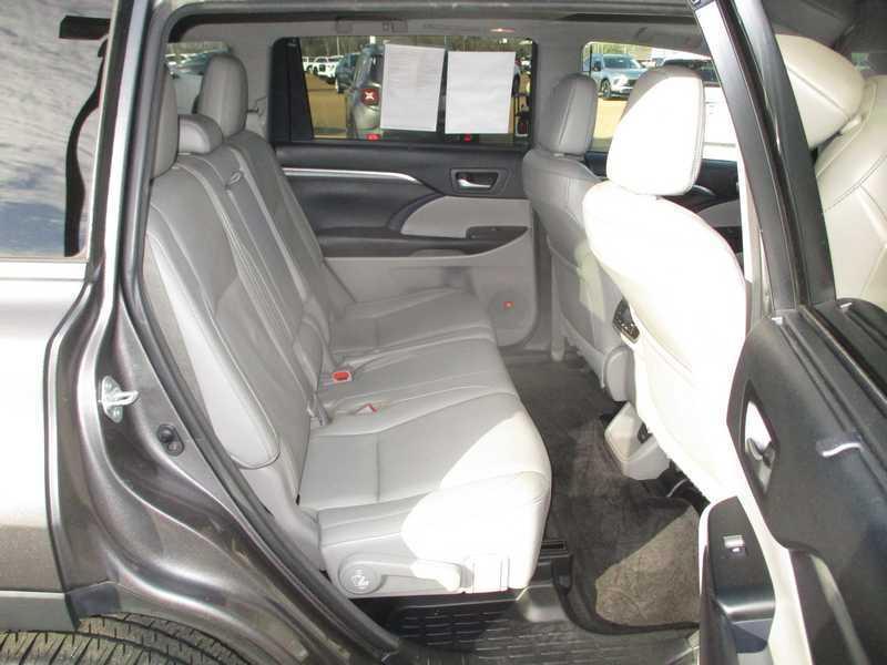 Toyota Highlander Limited AWD V6 2017