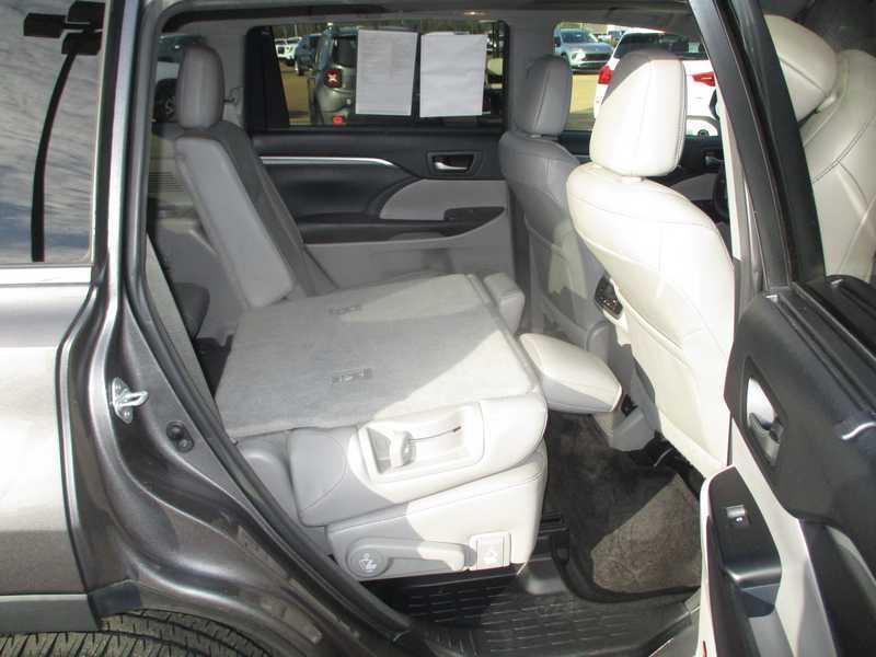 Toyota Highlander Limited AWD V6 2017