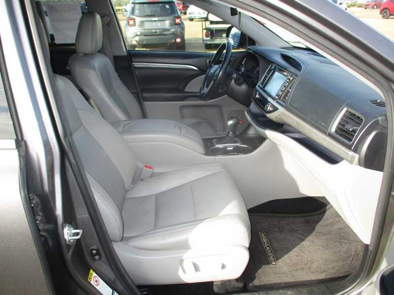 Toyota Highlander Limited AWD V6 2017
