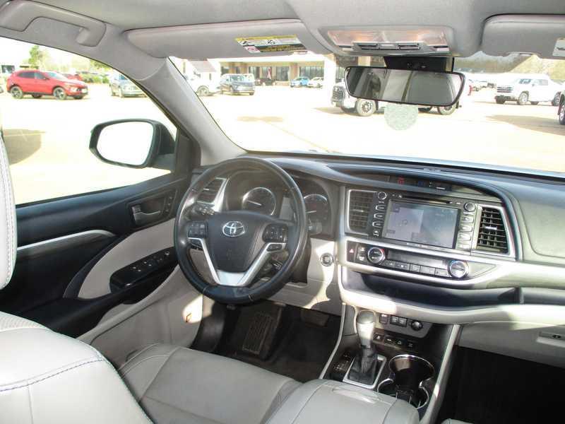 Toyota Highlander Limited AWD V6 2017