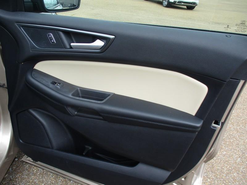 Ford Edge SE FWD 2020