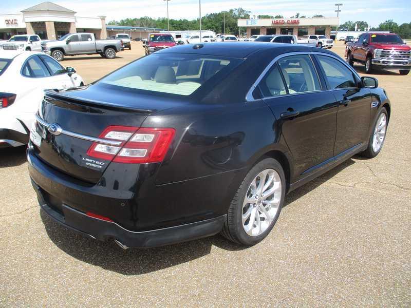 Ford Taurus Limited FWD 2013