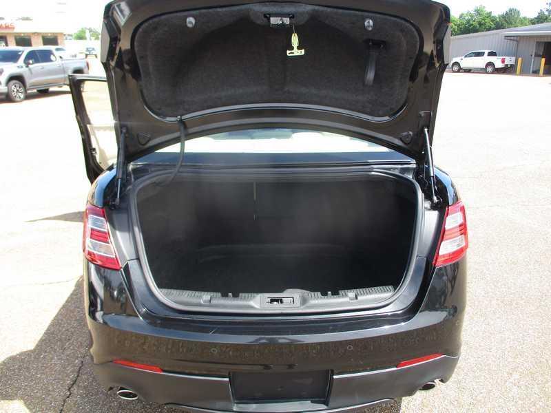 Ford Taurus Limited FWD 2013