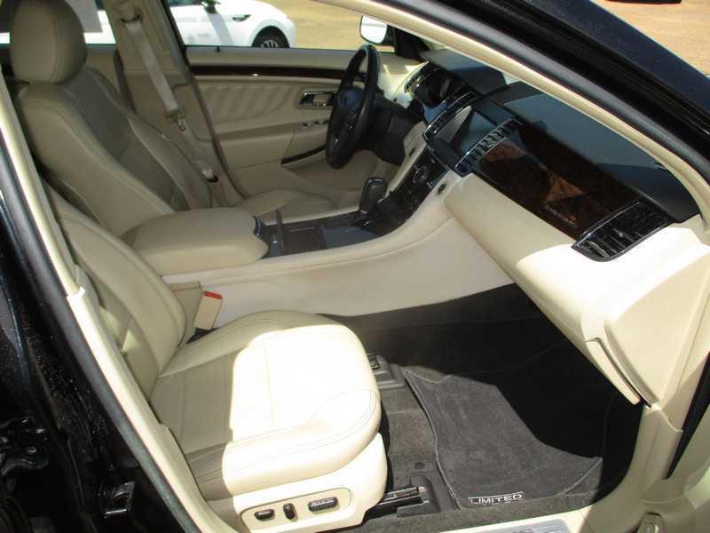 Ford Taurus Limited FWD 2013
