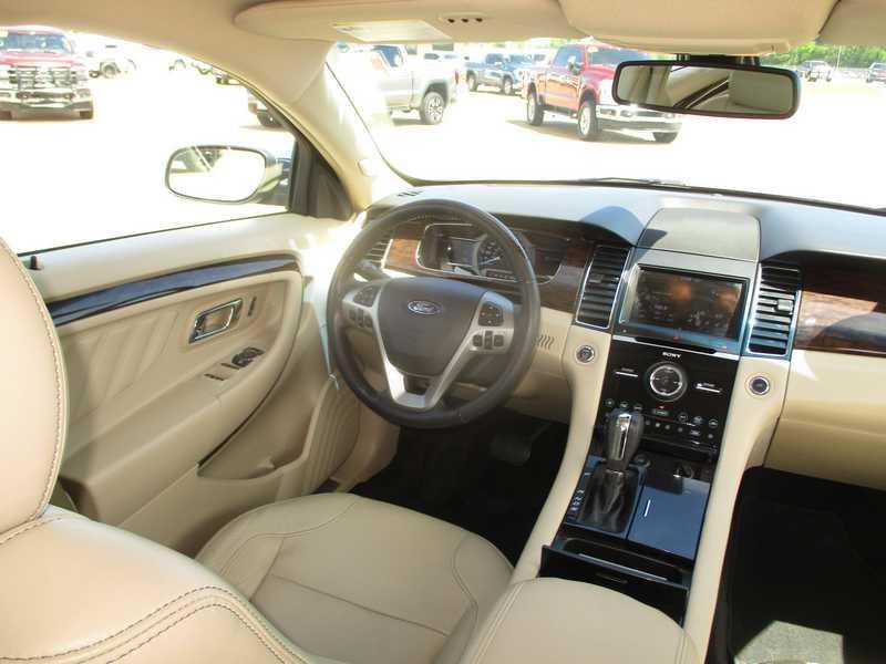 Ford Taurus Limited FWD 2013