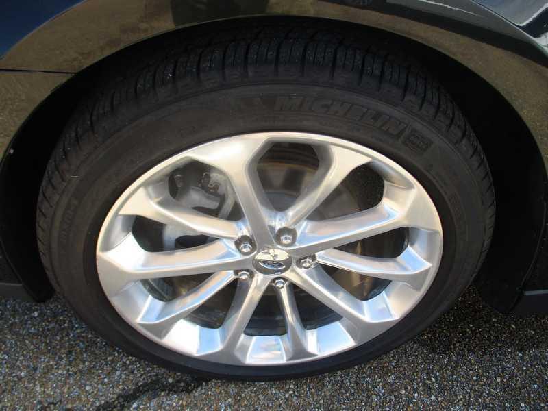 Ford Taurus Limited FWD 2013