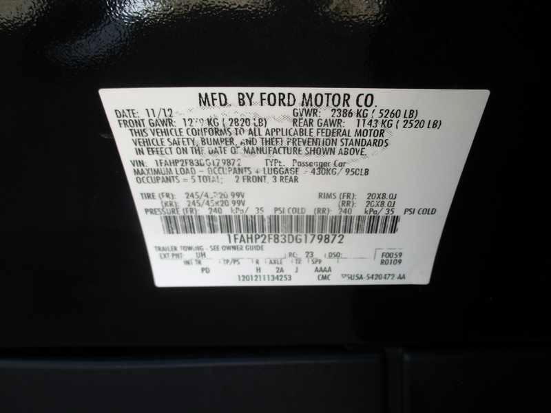 Ford Taurus Limited FWD 2013