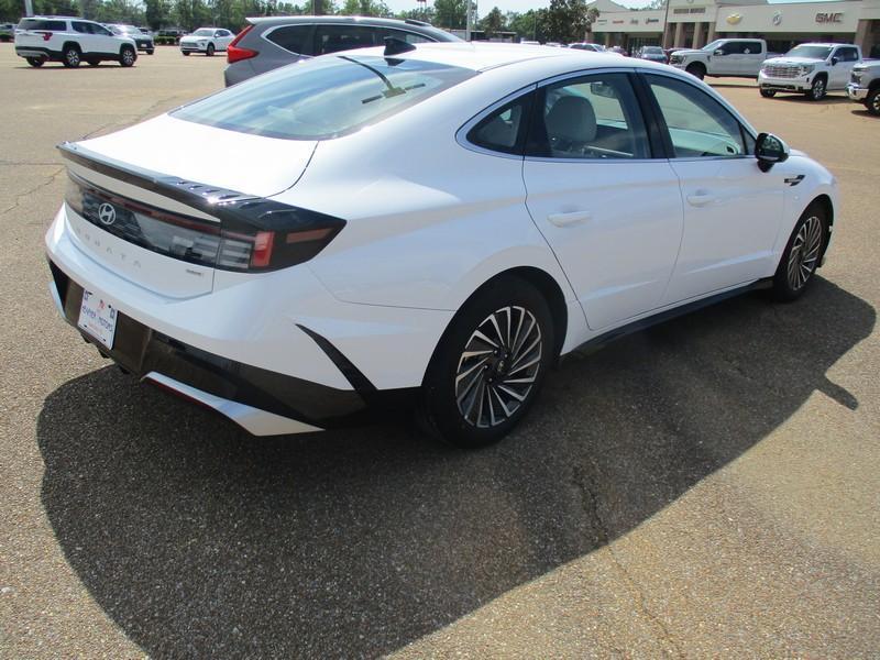 Hyundai Sonata Hybrid SEL 2025