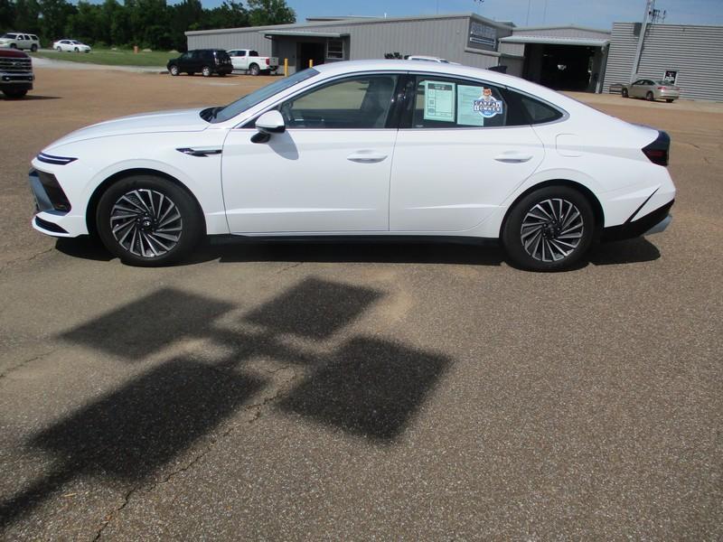Hyundai Sonata Hybrid SEL 2025