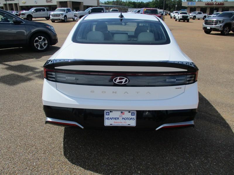 Hyundai Sonata Hybrid SEL 2025