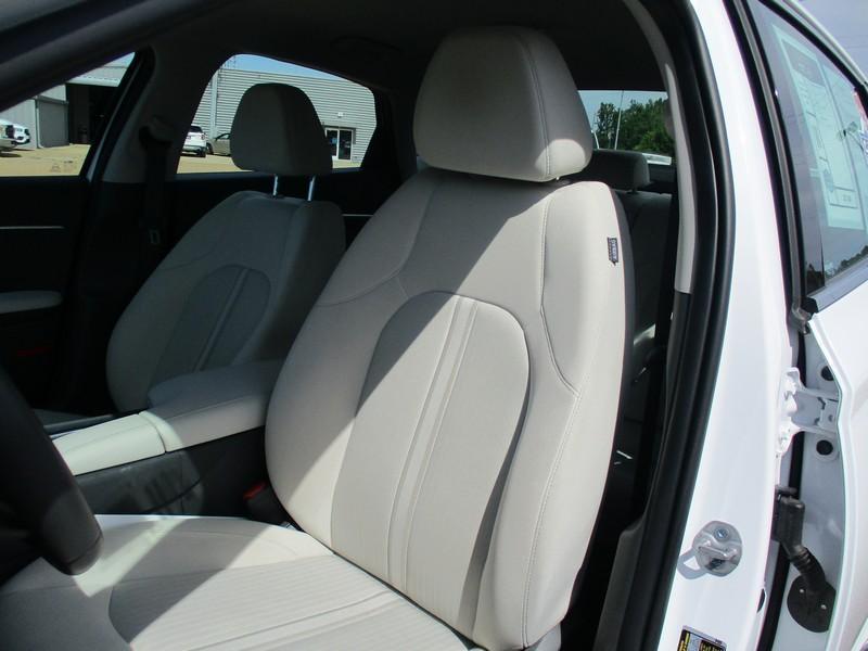Hyundai Sonata Hybrid SEL 2025