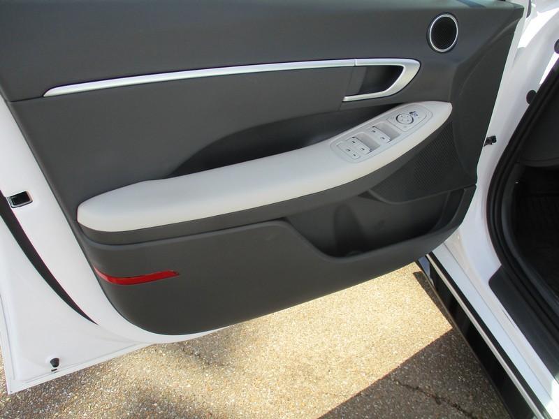 Hyundai Sonata Hybrid SEL 2025