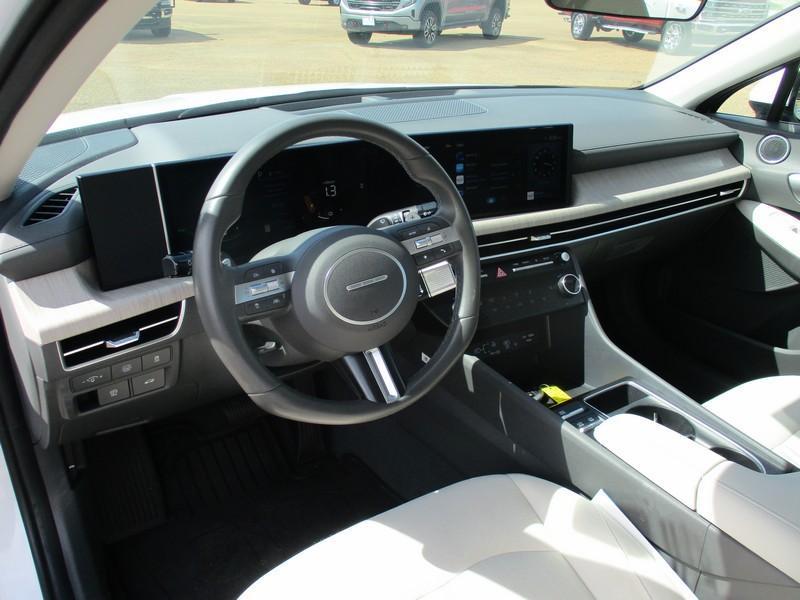 Hyundai Sonata Hybrid SEL 2025