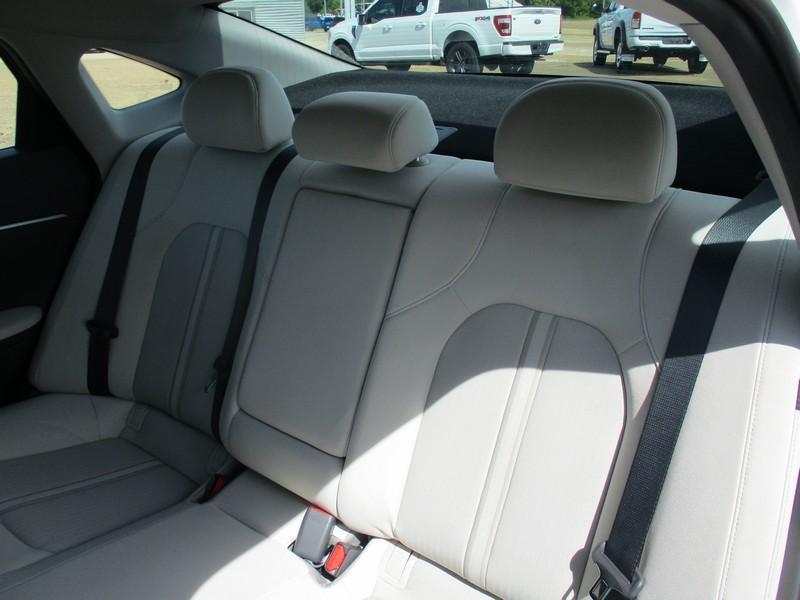 Hyundai Sonata Hybrid SEL 2025